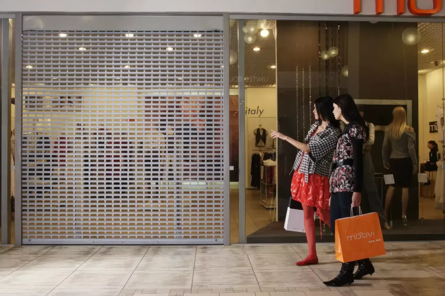 Роллетные решетки доступ к витрине круглосуточно