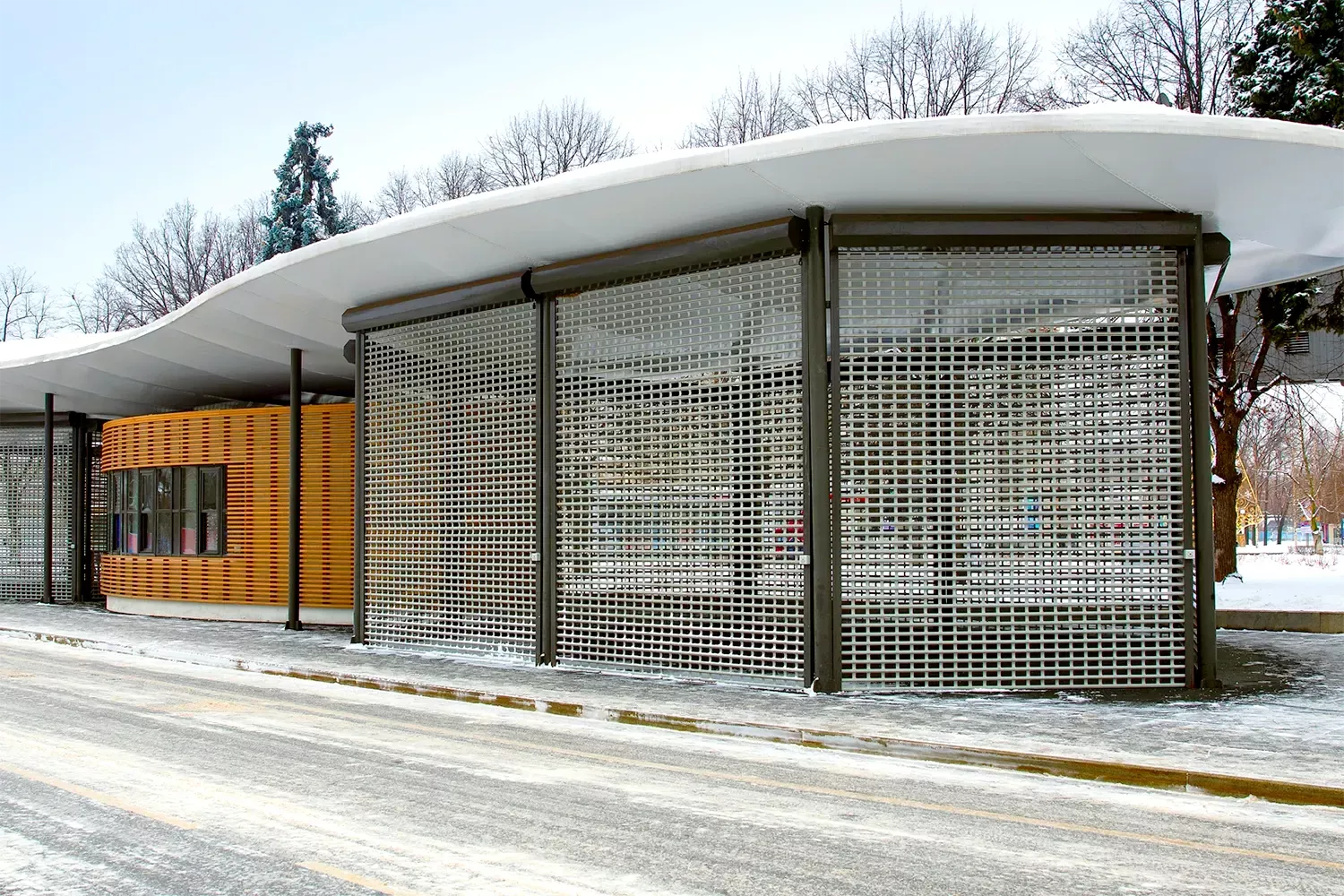 Внешний вид роллетных решеток изящный и лаконичный