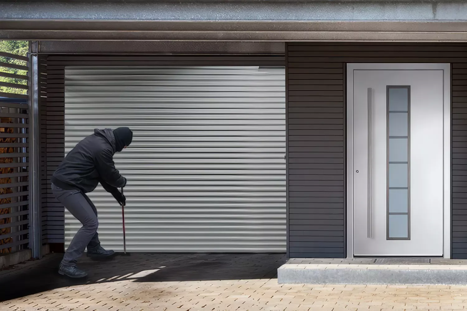 Роллетные ворота преграда на пути грабителей