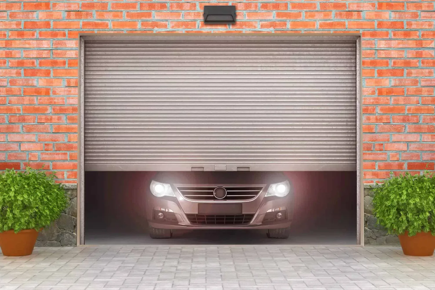 Роллетные ворота помогут сделать помещение комфортным